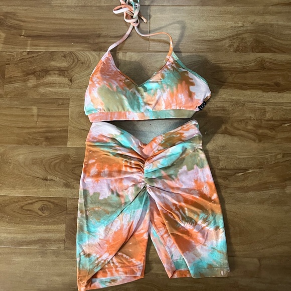 Lici Fit Bloom Workout Set - Picture 1 of 2